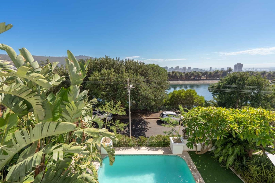 4 Bedroom Property for Sale in Oranjezicht Western Cape